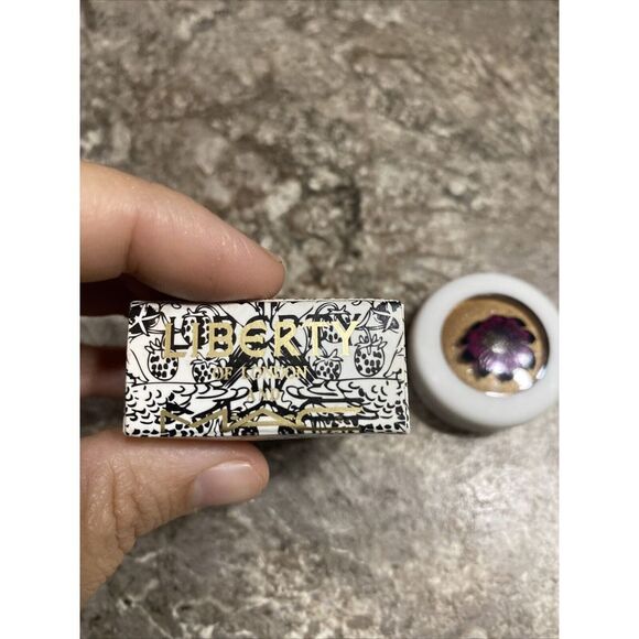 MAC EyeShadow From Liberty Of London Collection Bright 02 Eye Shadow Rare - Picture 2 of 6